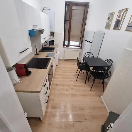 Le Buhlone Beautiful, Functional Apartman *